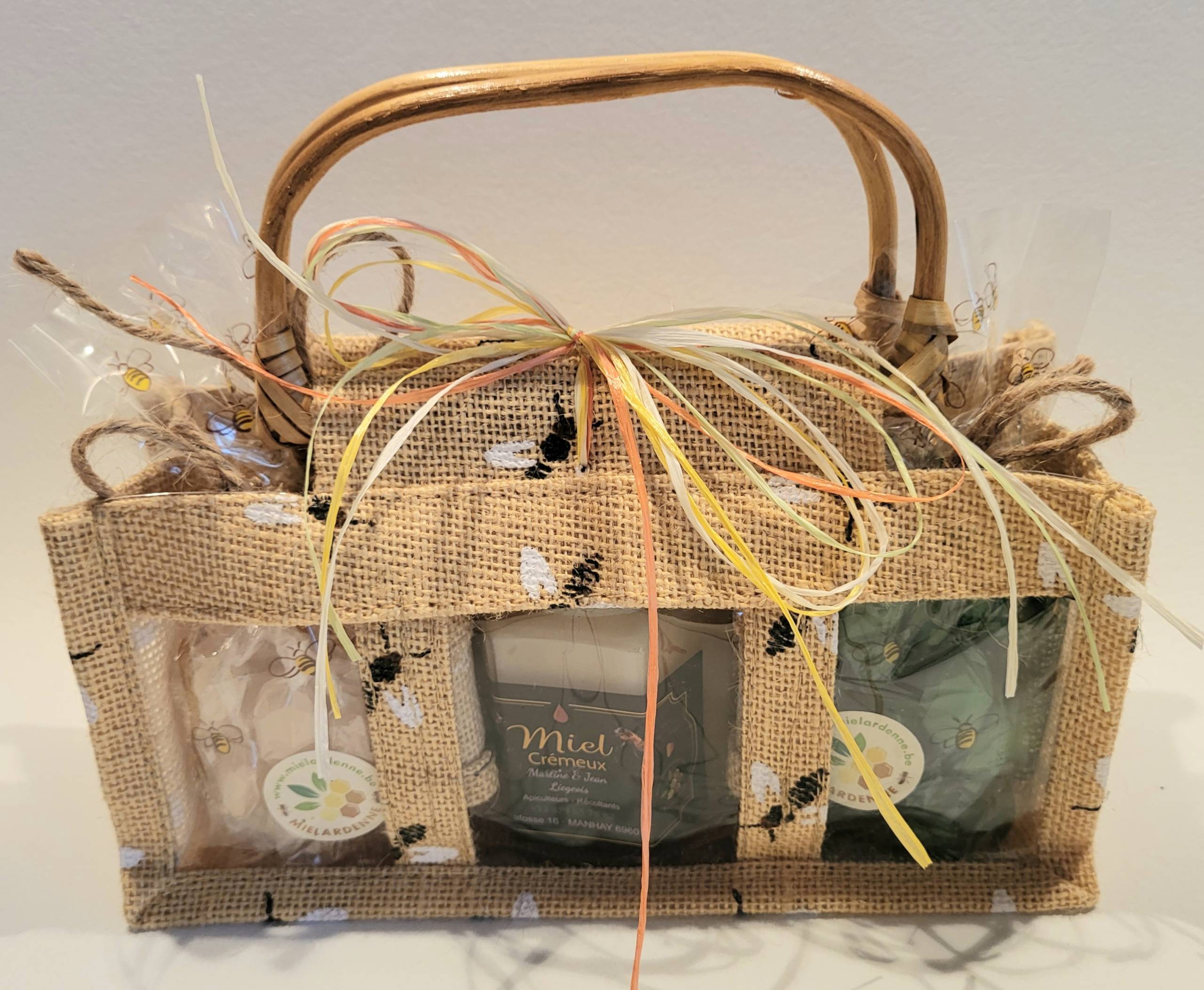 Boutique Panier Cadeau en toile 2 Bonbons 1 Miel scaled 2